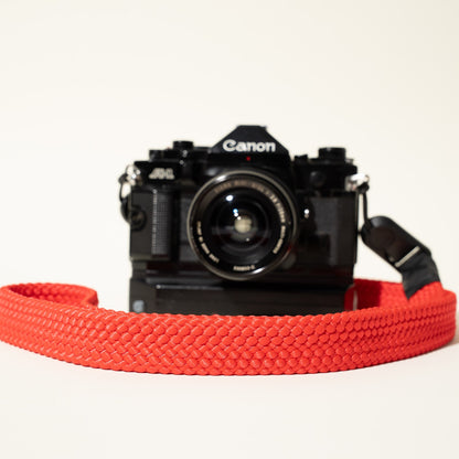 Flat Braid Paracord Camera Strap 44", Red or Black + Peak Design Anchors