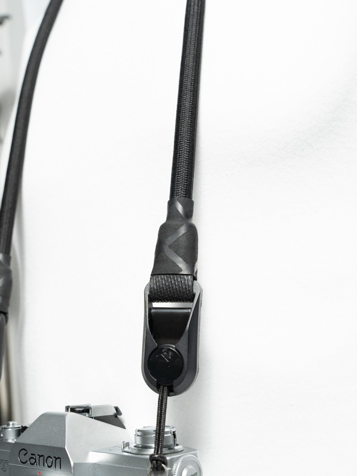 Black Climbing Rope Camera Strap 42" with Removable Loop Mounts + Peak Design Anchors