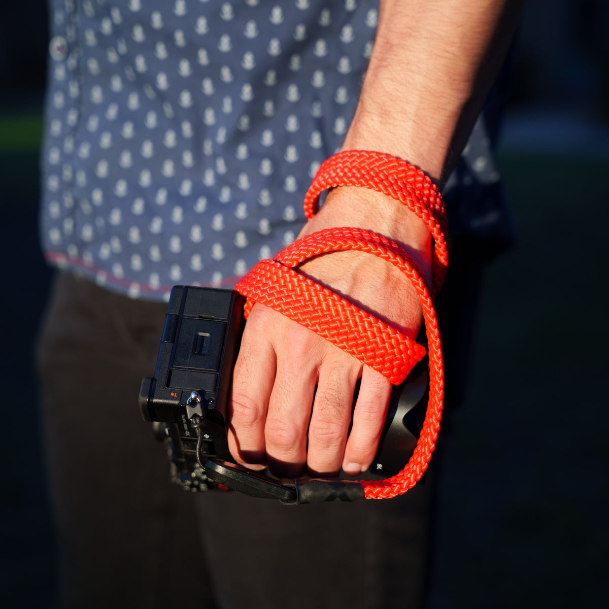 Flat Braid Paracord Camera Strap 44", Red or Black + Peak Design Anchors