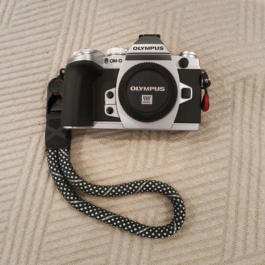 Checkmate Black & White Checkered Camera Wrist Strap 18" + Peak Design Anchor
