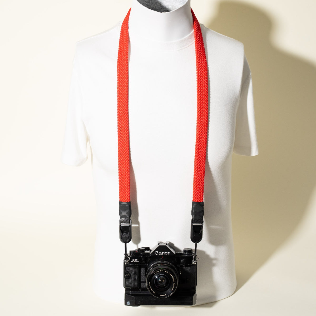 Flat Braid Paracord Camera Strap 44", Red or Black + Peak Design Anchors