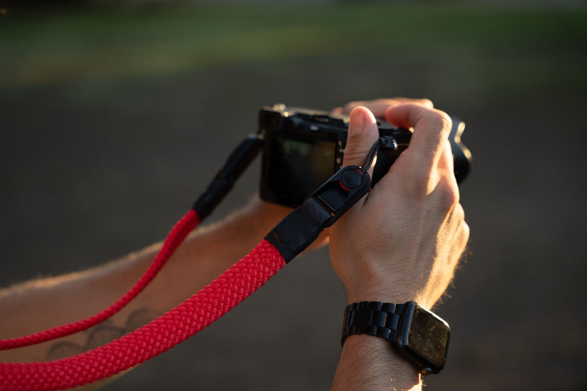 Flat Braid Paracord Camera Strap 44", Red or Black + Peak Design Anchors
