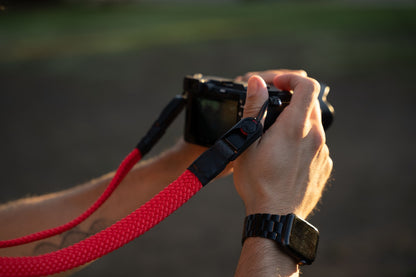 Flat Braid Paracord Camera Strap 44", Red or Black + Peak Design Anchors